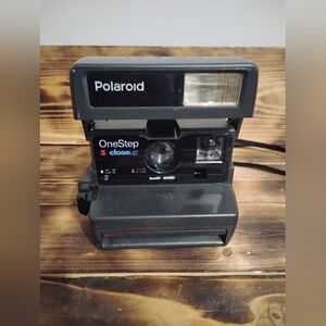 Polaroid OneStep CloseUp Camera - Classic Black Used, Needs Battery